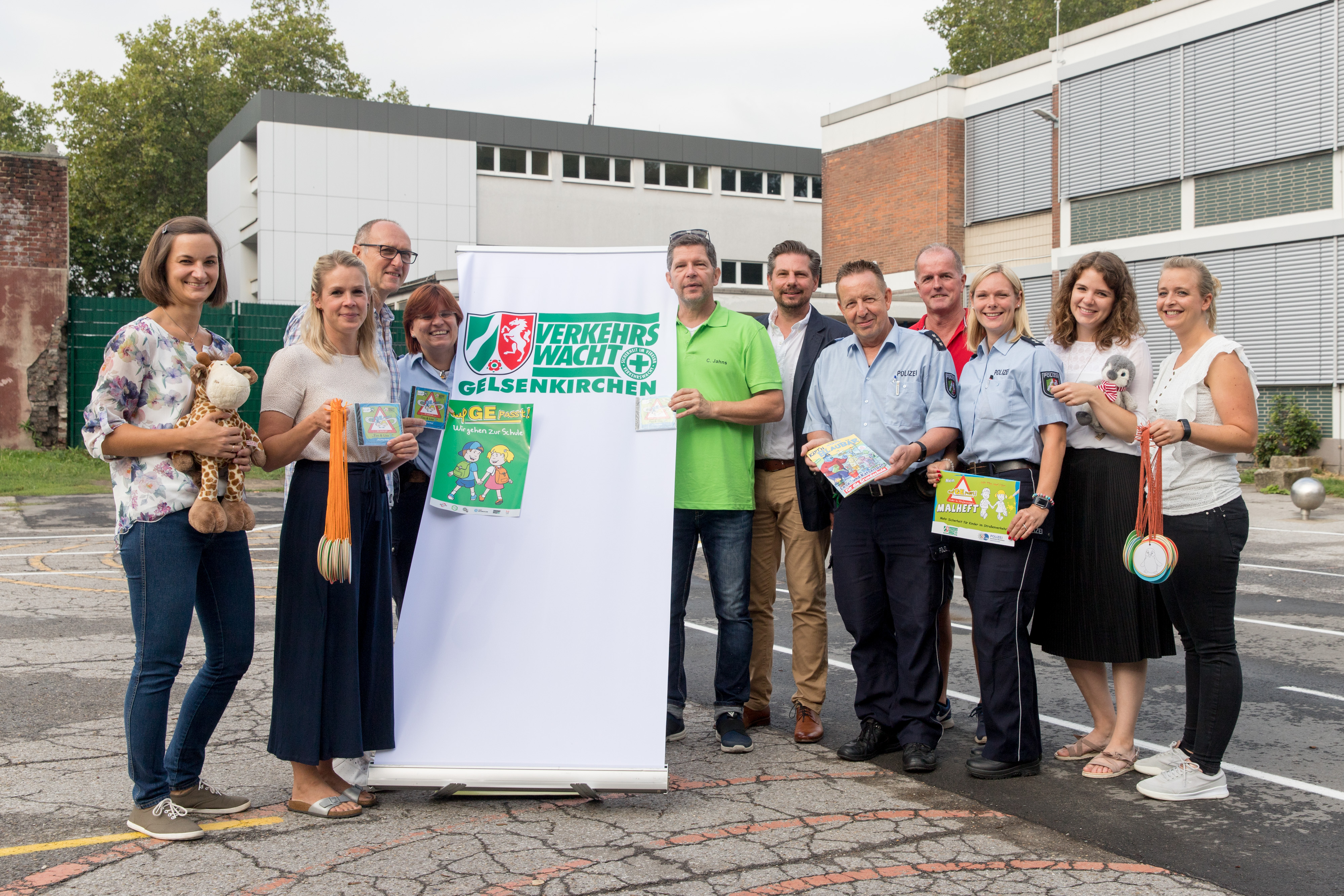 GE BIld Ordnungspartner informieren Lehrer, Kinder und Eltern über den sicheren Weg zur Schule