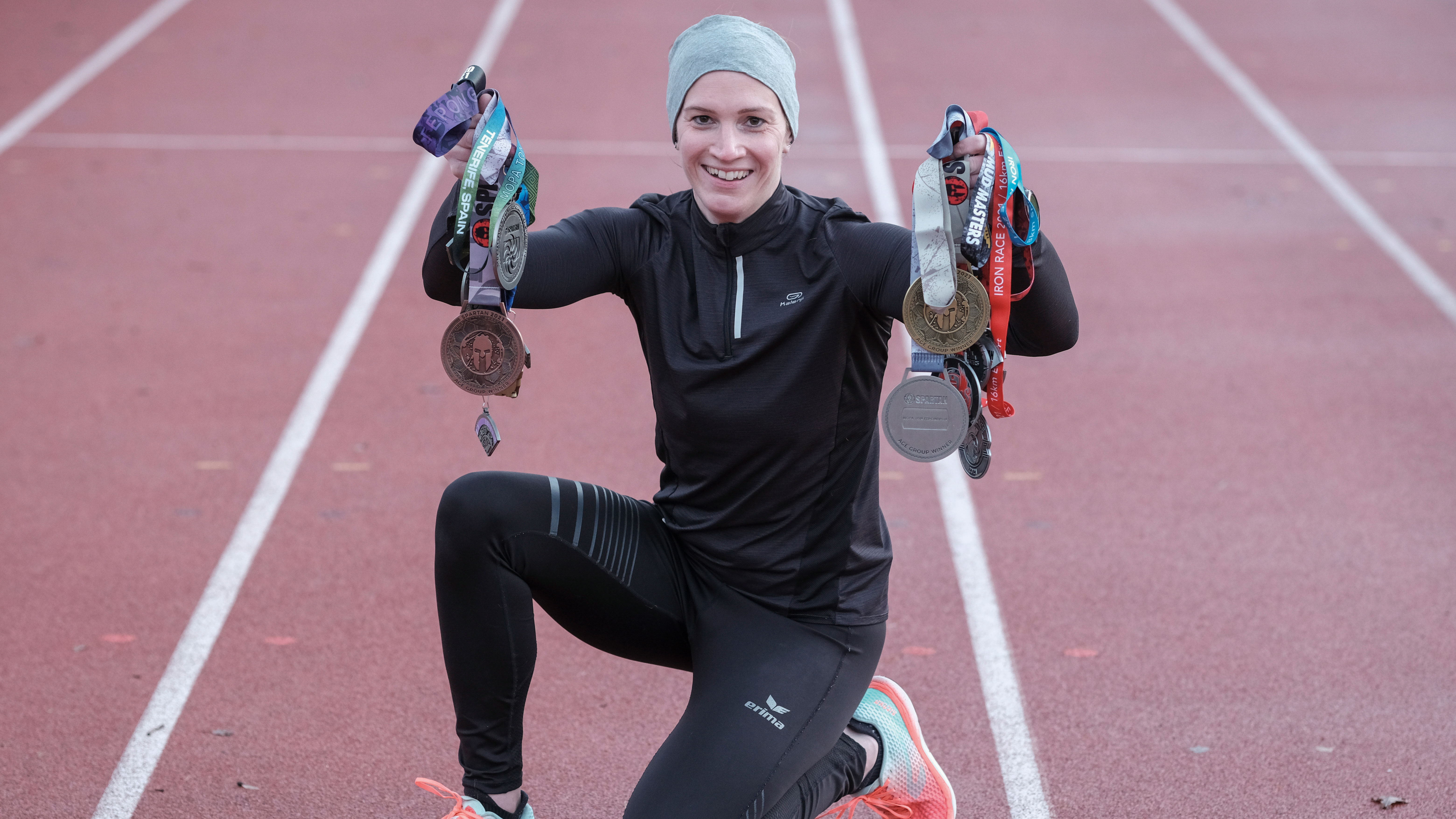 Medaillensammeln so ganz nebenbei: Autobahnpolizistin Sarah Drees ist leidenschaftliche Extremsportlerin.