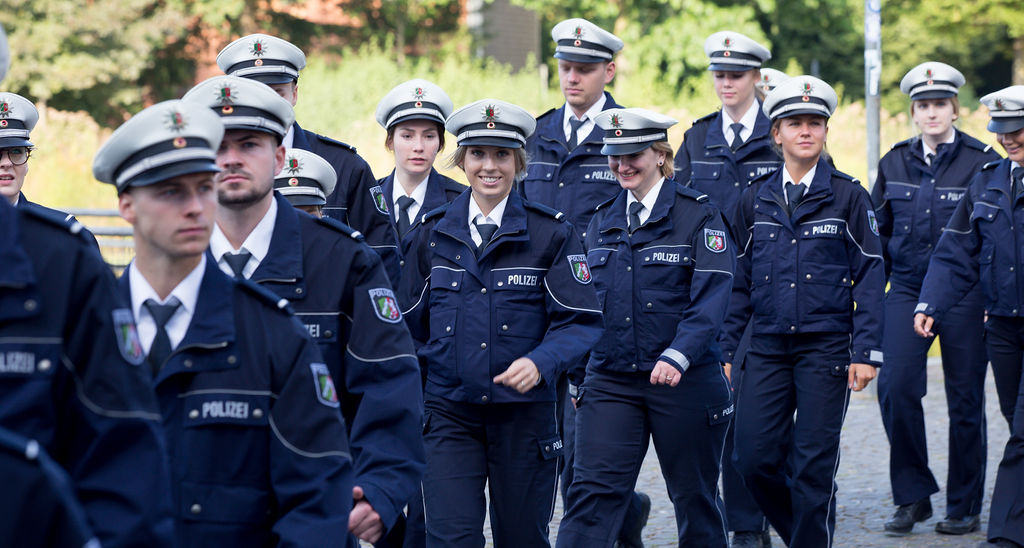 Commissioner candidates on their way to the appointment ceremony