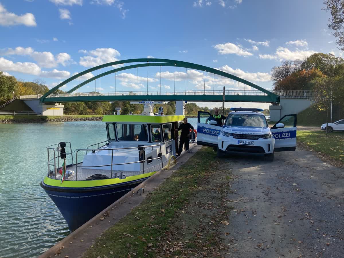 Boot der Wasserschutzpolizei am Do-Ems-Kanal