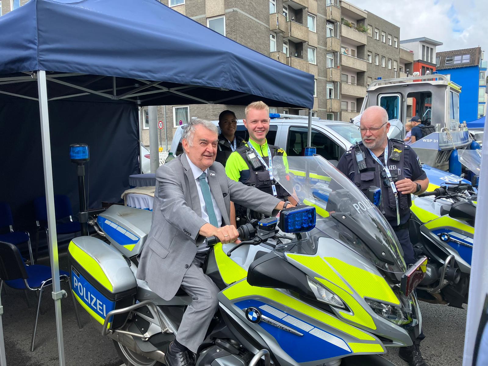 Uniformierter Wachdienst - Polizeimotorrad