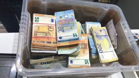 Geld in Box