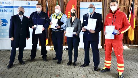 Minister Reul ehrt Einsatzkräfte mit Medaille