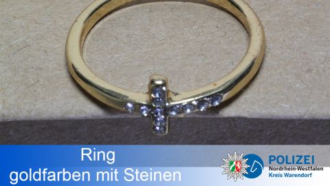 Ring, Goldfarben mit Steinen