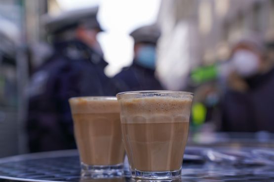 Kaffee auf einem Tisch